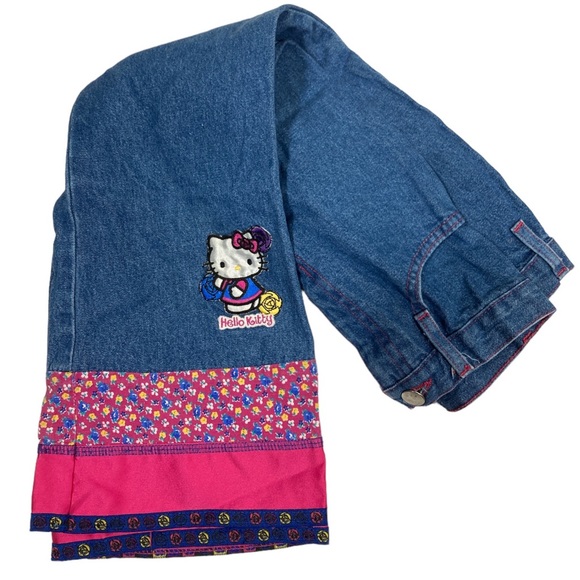 Hello Kitty Ribbon Flare Hem Denim Jeans Sz 6 Sanrio - Picture 5 of 6